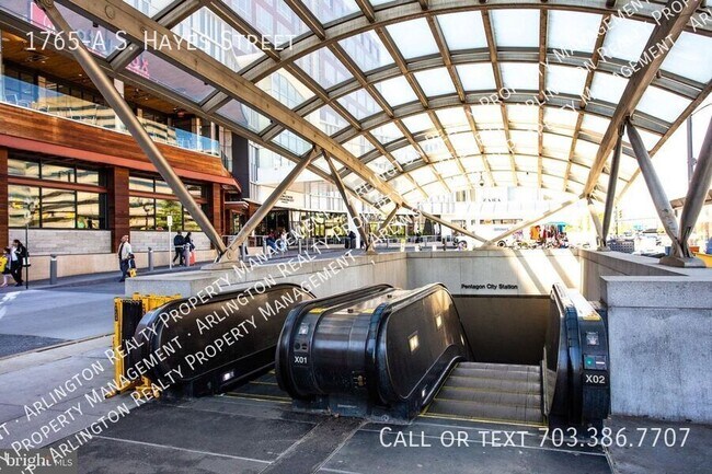 Building Photo - 1765-A S Hayes St