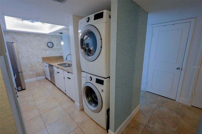 Building Photo - 440 S Gulfview Blvd