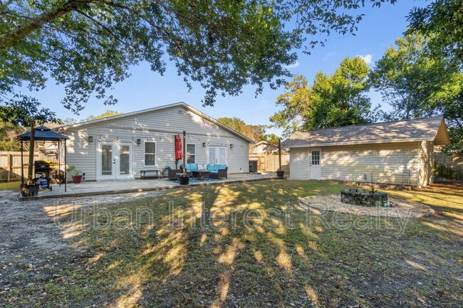 Building Photo - 708 Marcia Cir