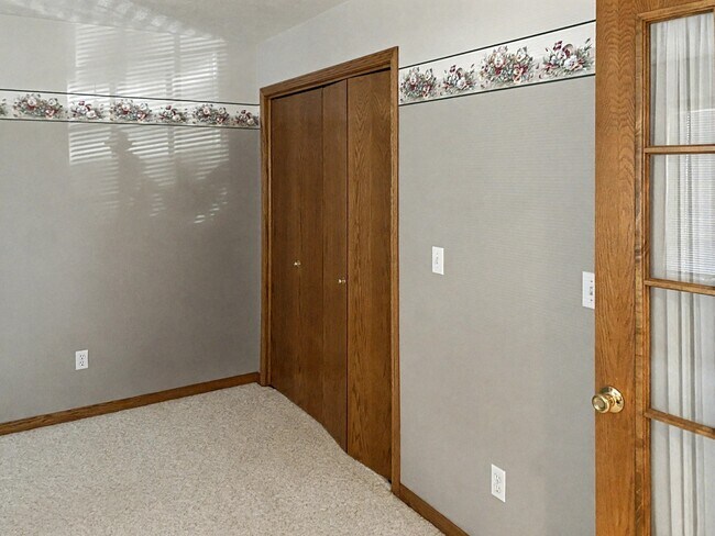 Building Photo - 783 Holly Creek Dr