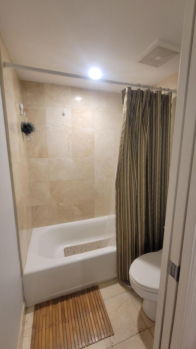 Building Photo - 6917 Collins Ave