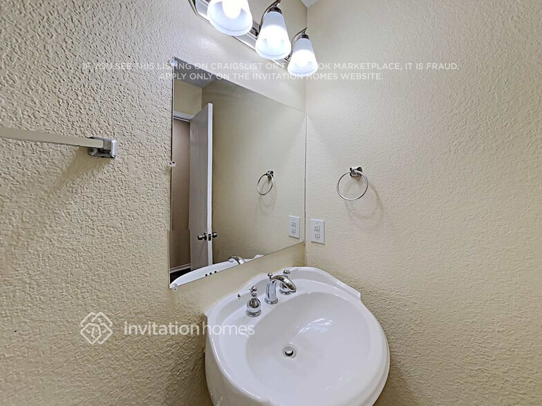 Building Photo - 6316 Fern Meadow Dr