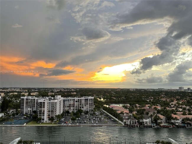 Building Photo - 2501 S Ocean Dr