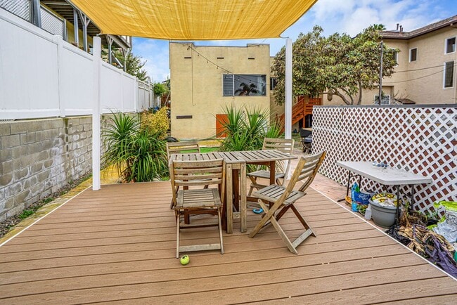 Building Photo - Adorable cottage in Ocean Beach!
