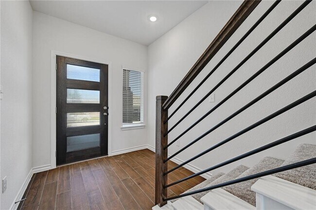 Building Photo - 806 Pepperbark Loop