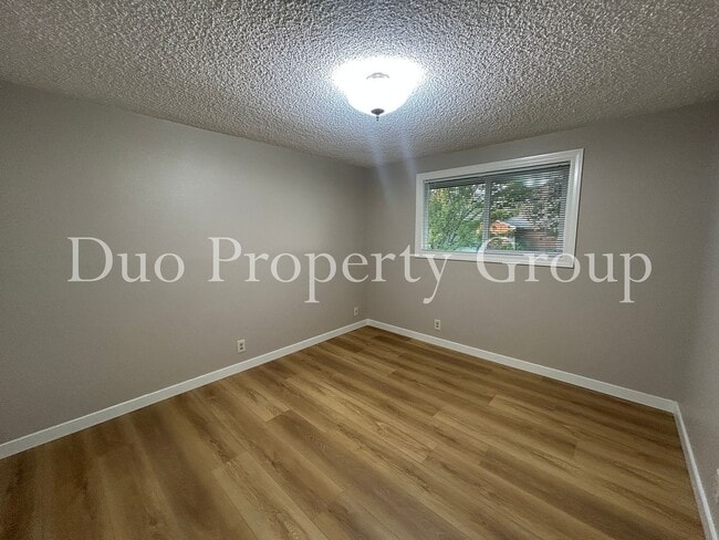 Building Photo - Updated West Eugene Home