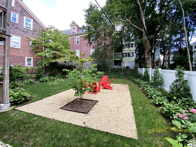 Building Photo - 9 Wenham St