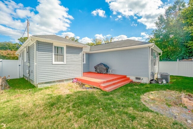 Building Photo - 4 Bed 2.5 Bath Home for rent in Norfolk