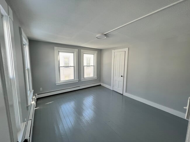 2nd floor bedroom 1 - 4 Starr Plz