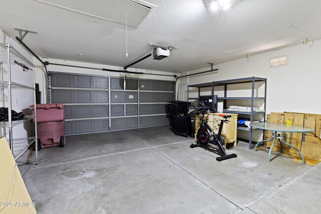 Building Photo - 10278 E Blanche Dr