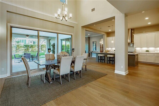 Building Photo - 511 Woodside Ter