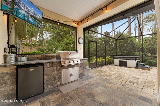 Building Photo - 22 Medio Dr