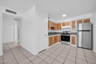 Building Photo - 2701 E Tierra Buena Ln