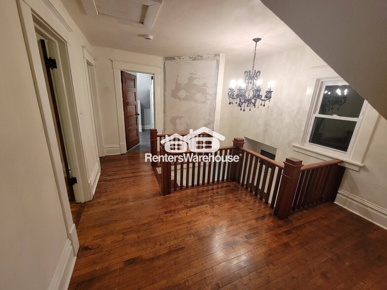 Building Photo - 314 St Olaf Ave