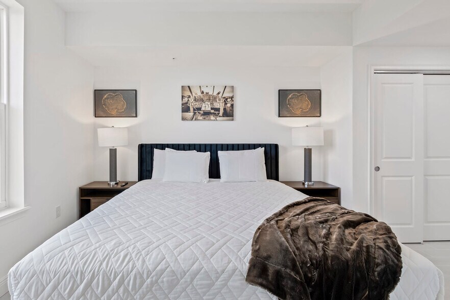 Building Photo - 701 Pilot Ln