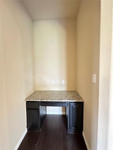 Building Photo - 2010 Sorrento Ln