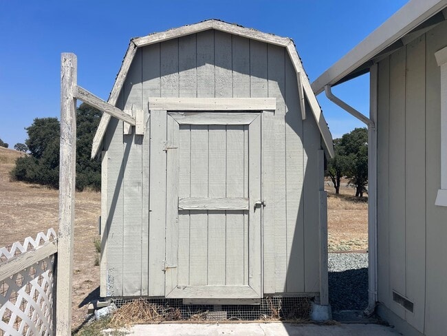 Building Photo - 7846 Jenny Lind Rd