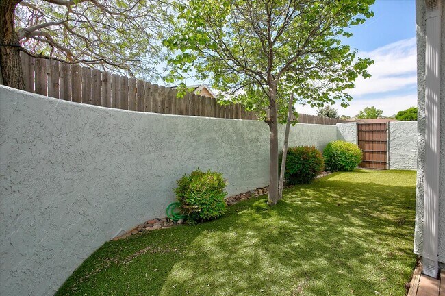 Building Photo - 9540 E Whipsaw Ln