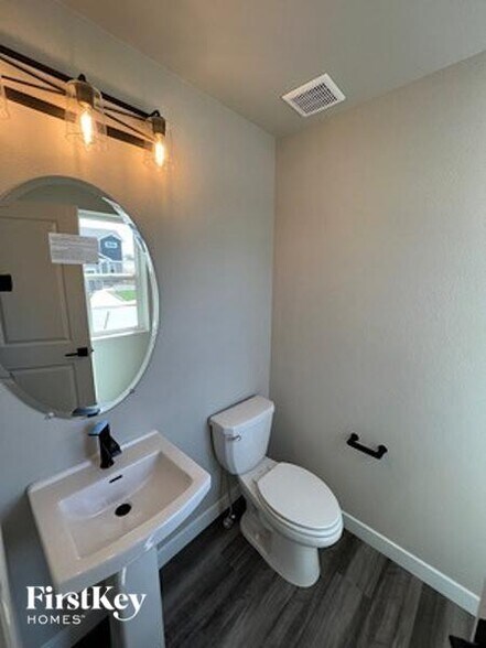 Building Photo - 10166 Luneth Dr