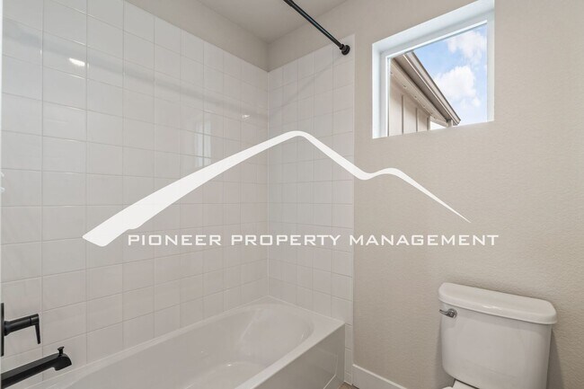 Building Photo - Breathtaking Pikes Peak Views in Desirable Wolf Ranch - 4 bedroom, 3 Full Bath, Office and Loft, ...