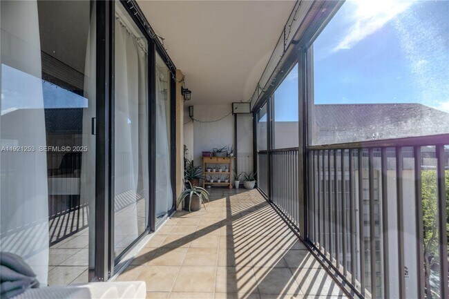 Building Photo - 2810 N 46th Ave