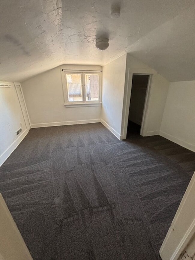 Building Photo - 164 Webb Duplex