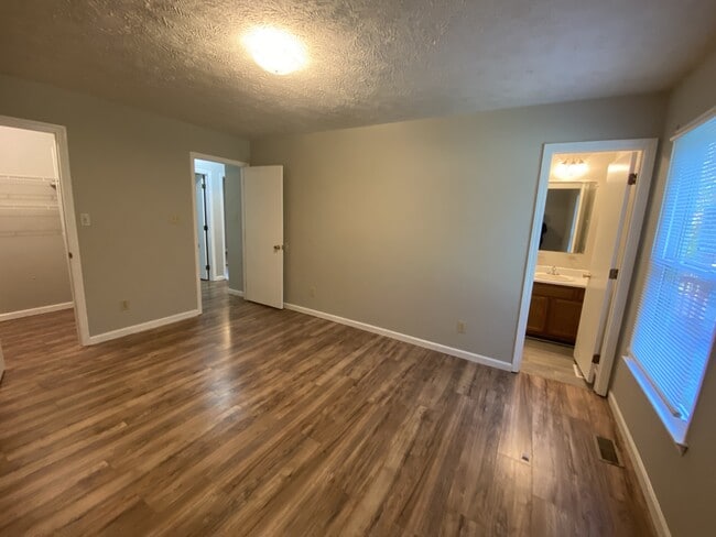Building Photo - 3620 Beswick Ct