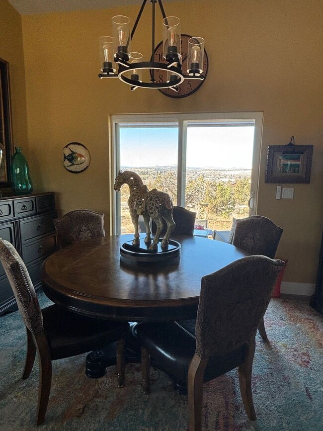 Building Photo - Furnished Home with Mountain View