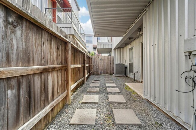Building Photo - 6951 Ardmore St
