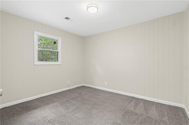 Building Photo - 33 Smyrna Powder Springs Rd SE