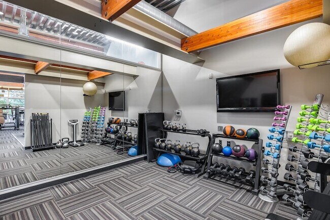 Building Photo - 3983 E Cat Balue Dr