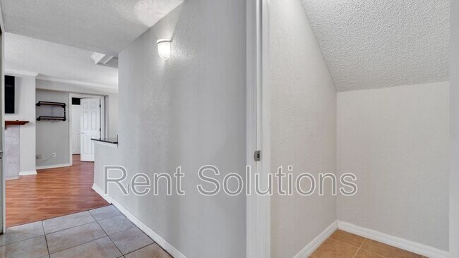 Building Photo - 3275 Haviland Ct