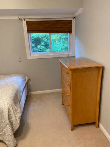 Building Photo - 2267 Glenmore Terrace