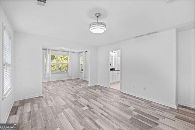 Building Photo - 4228 Laurel Creek Ct SE