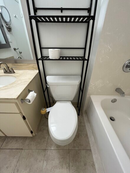 Bathroom - 3045 Ala Napuaa Pl