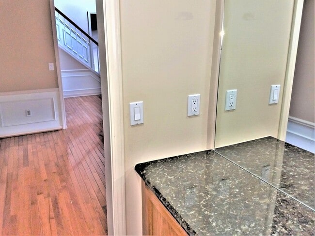 Building Photo - 47498 Fox Run Dr