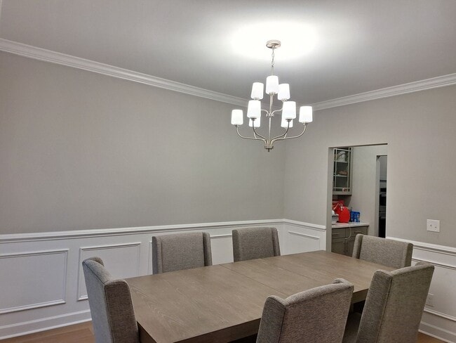 Building Photo - Beautiful Five Bedroom Home Located in Northeast Columbia!