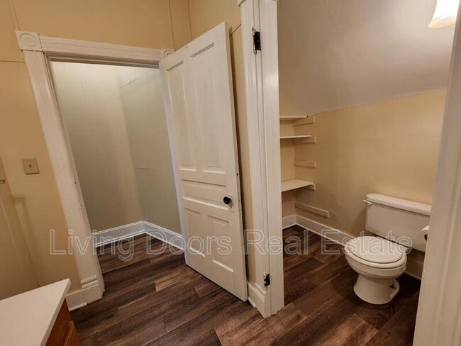 Building Photo - 15 Jackson Ave