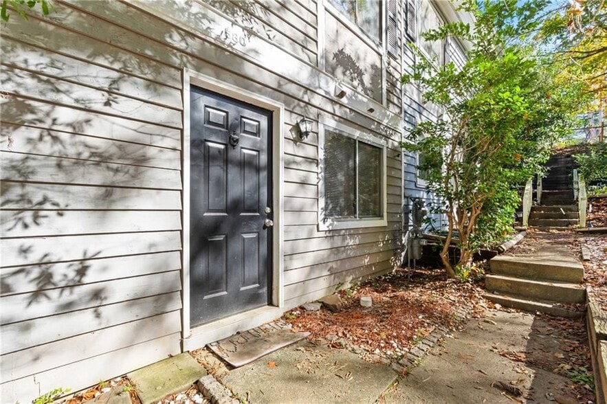 Building Photo - 580 Northridge Crossing Dr