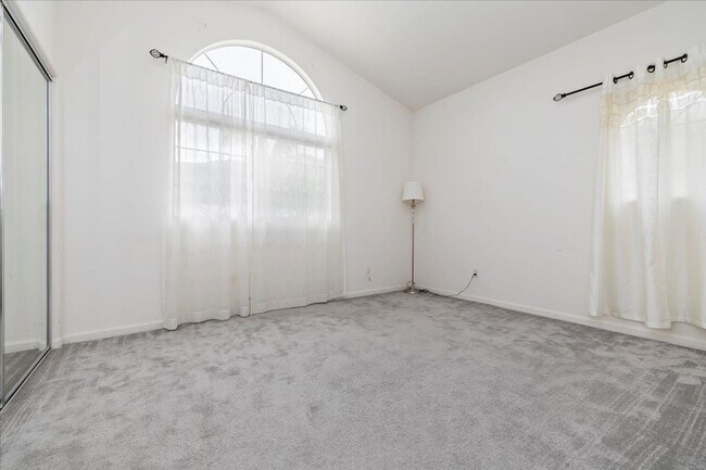 Building Photo - Lakefront Home for Lease – Panoramic Views...