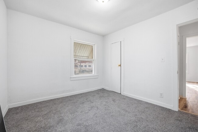 Building Photo - 1614 W 18th St