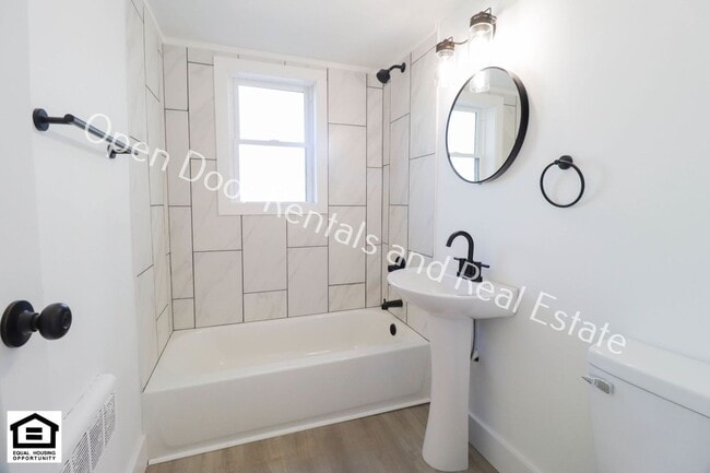 Building Photo - 1823 Griswold Dr