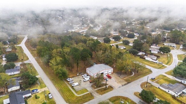 Building Photo - 16330 Hill Country Ct