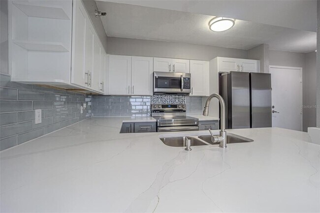 Building Photo - 2333 Feather Sound Dr