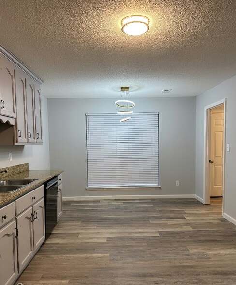 Building Photo - 100 Patra Dr