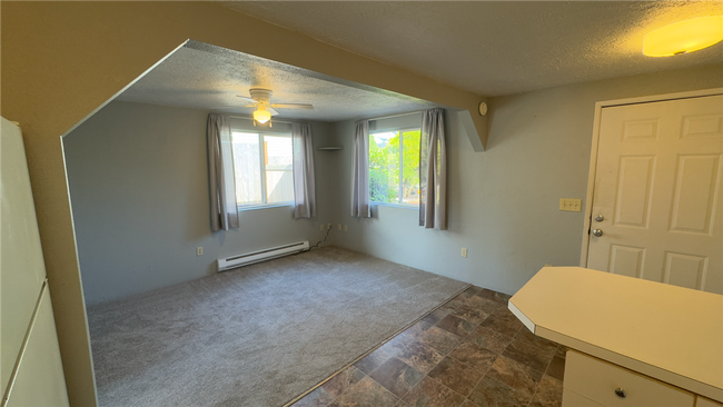 Building Photo - Studio Plus in Mount Vernon!!!