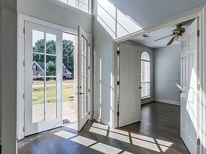 Building Photo - 4400 Chalice Dr