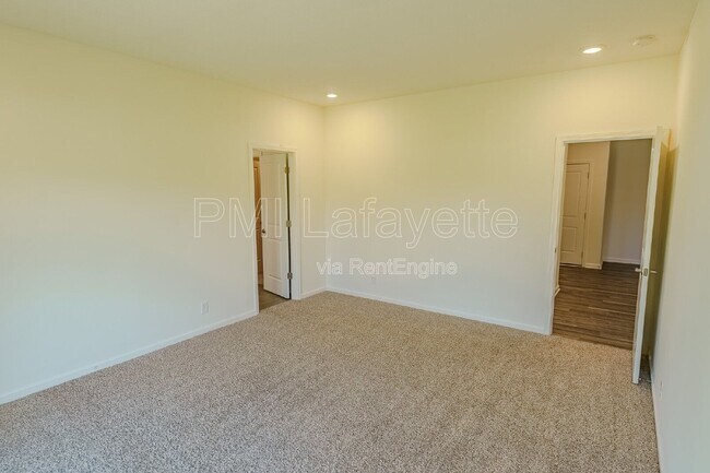 Building Photo - 641 W Bulrush Ct
