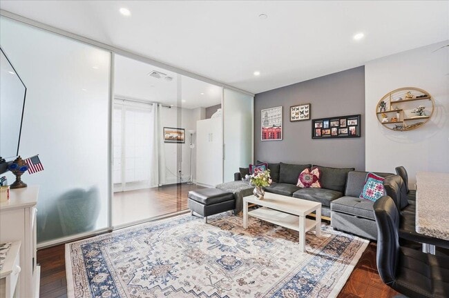 Building Photo - 100 Shearwater Ct E