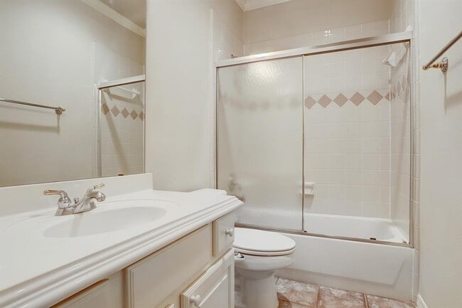 Building Photo - 2822 Briarhurst Park